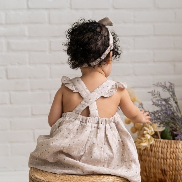 NWOT Viverano Organic Floral Ruffle Cross Back Flare Baby Dress+Bloomer, 12-18m - Picture 3 of 6